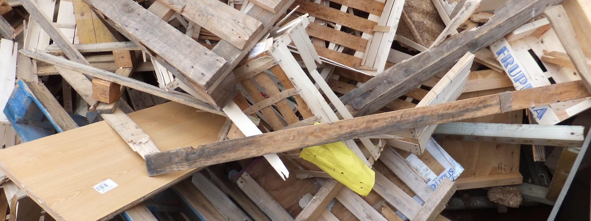 LOCATION_DE_BENNE_A_BOIS 2000X750 | Sundgau Crépis Comment assurer un tri efficace avant de déposer le bois dans une benne dédiée ? Audincourt