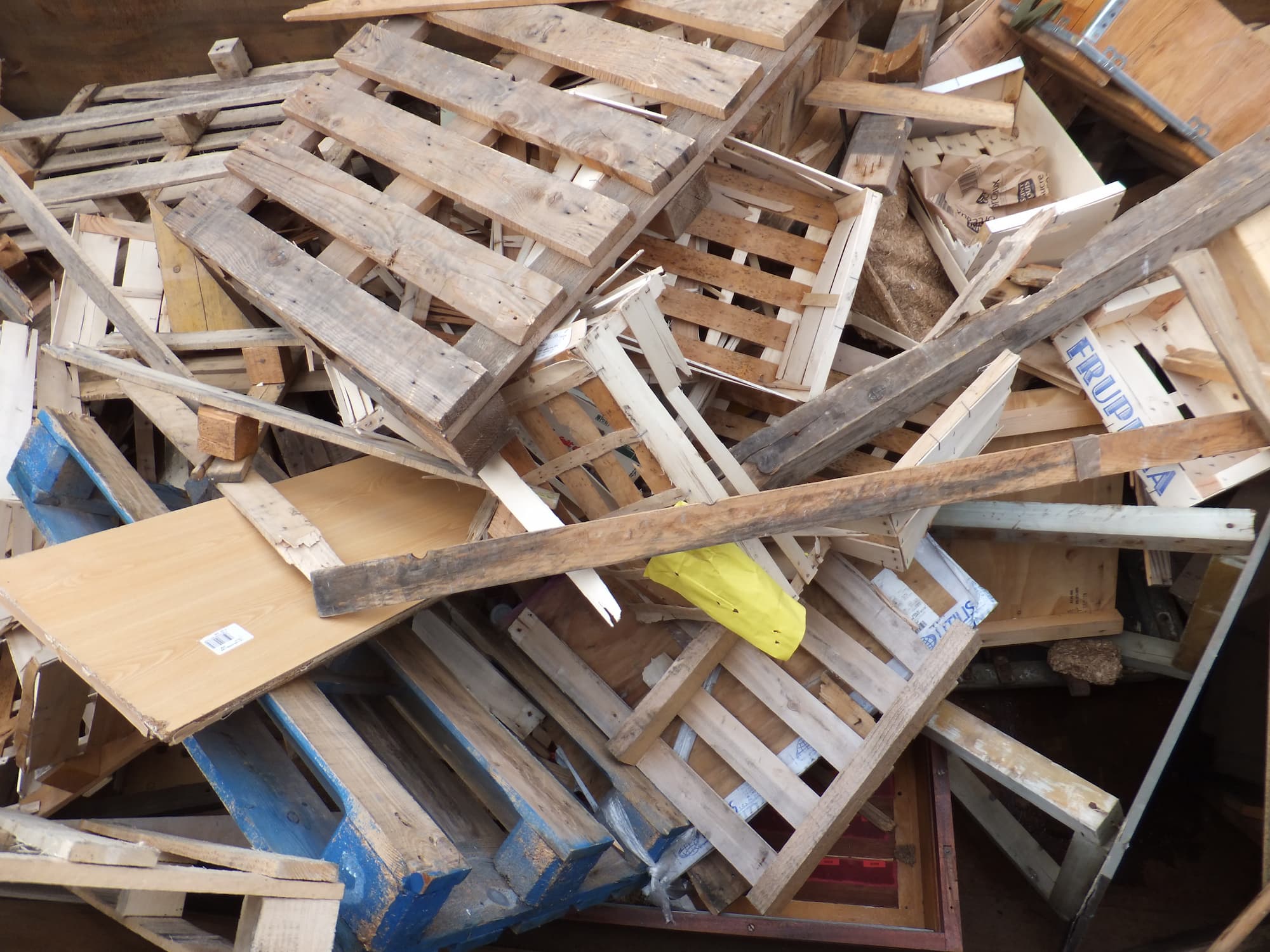 LOCATION_DE_BENNE_A_BOIS | Sundgau Crépis Comment assurer un tri efficace avant de déposer le bois dans une benne dédiée ? Audincourt 0